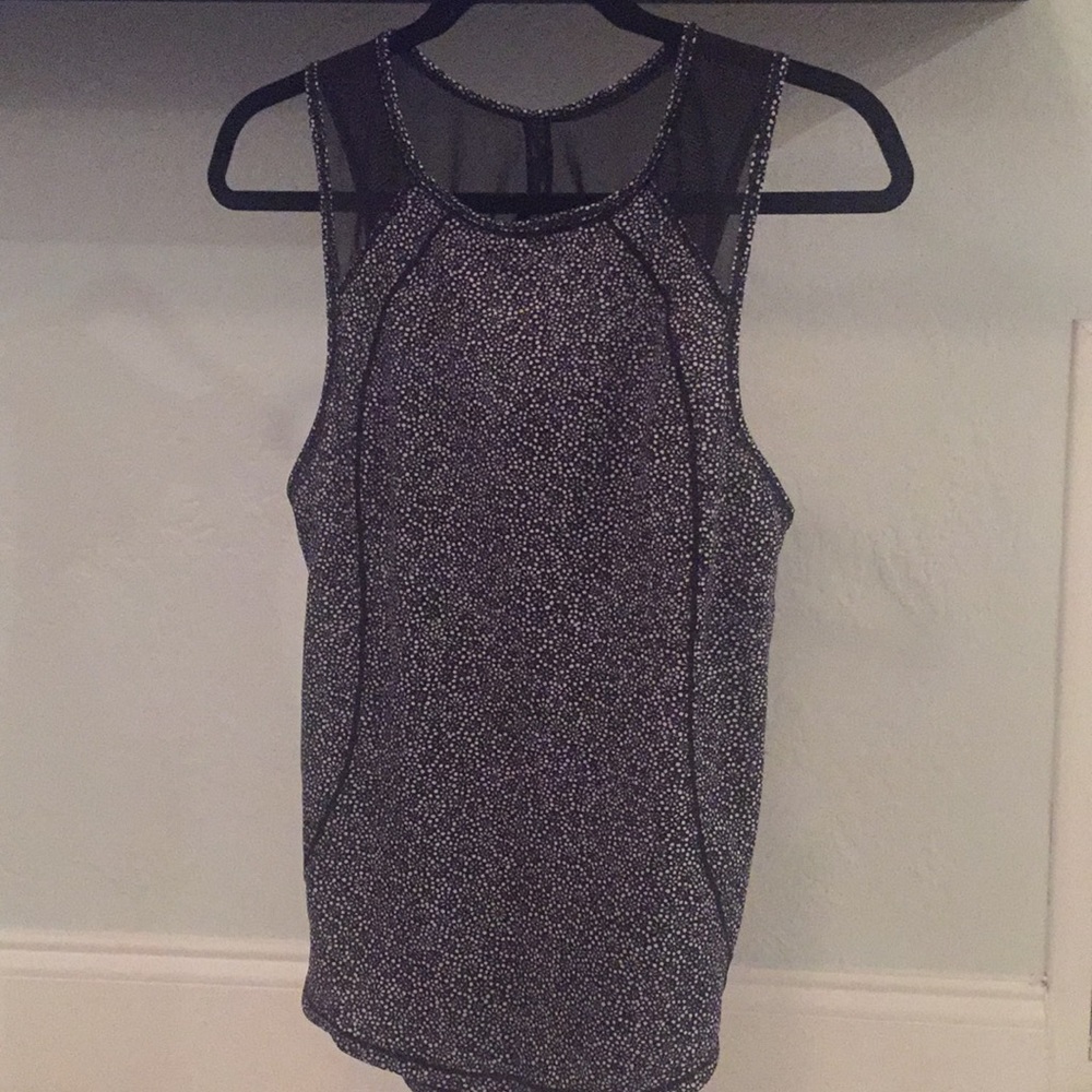 Lululemon black/white printed “Sculpt” tank